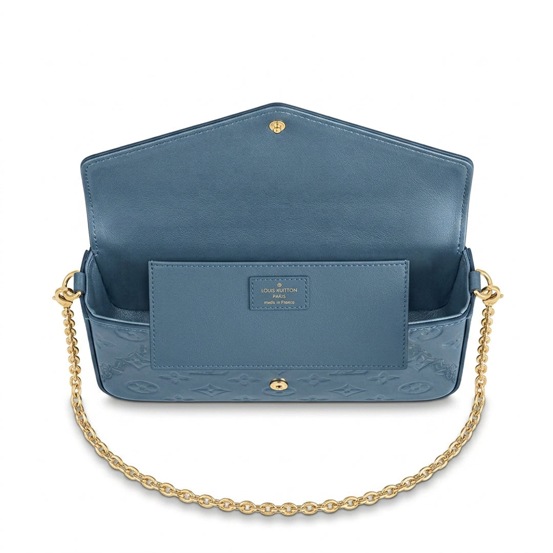 Chain Pochette Clutch - Glossy Patent Leather (Glacier Blue)